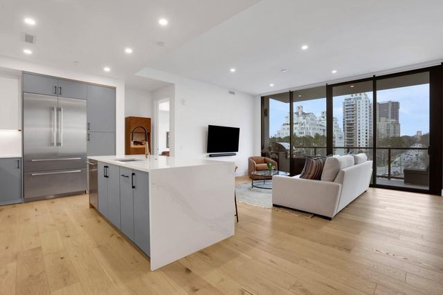 2425 Peachtree NE Road 803, Atlanta, GA 30305