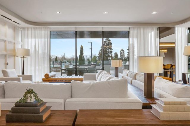 2425 Peachtree NE Road 803, Atlanta, GA 30305