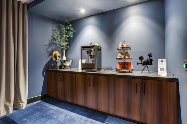 2425 Peachtree NE Road 803, Atlanta, GA 30305