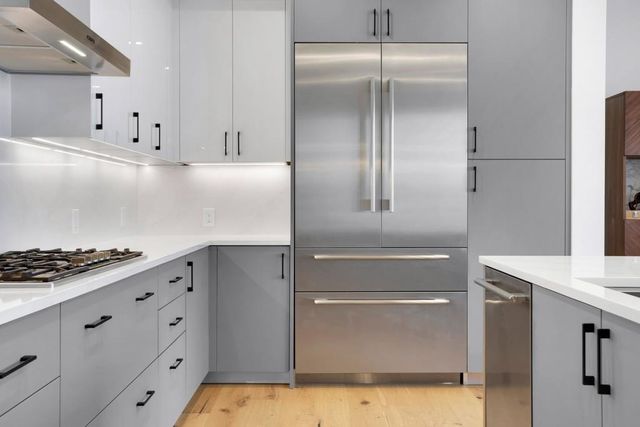 2425 Peachtree NE Road 803, Atlanta, GA 30305