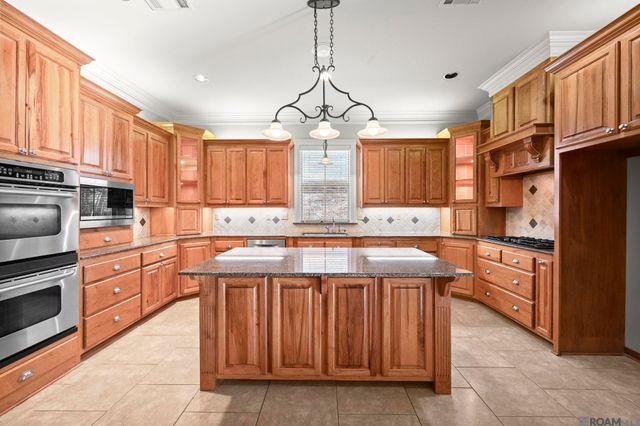 15131 Championship Dr, Baton Rouge, LA 70810