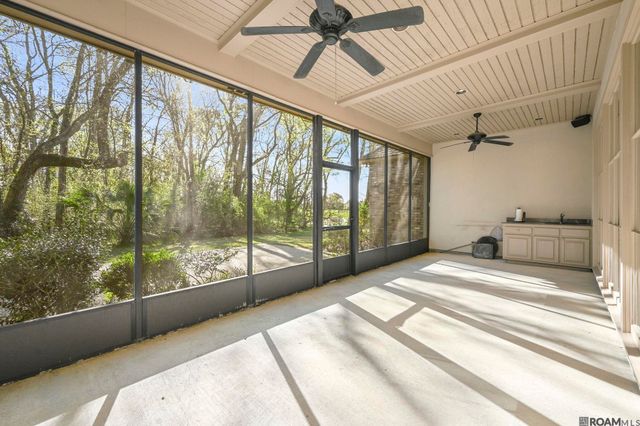 15131 Championship Dr, Baton Rouge, LA 70810