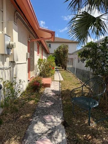 1585 W 36TH Street, West Palm Beach, FL 33404