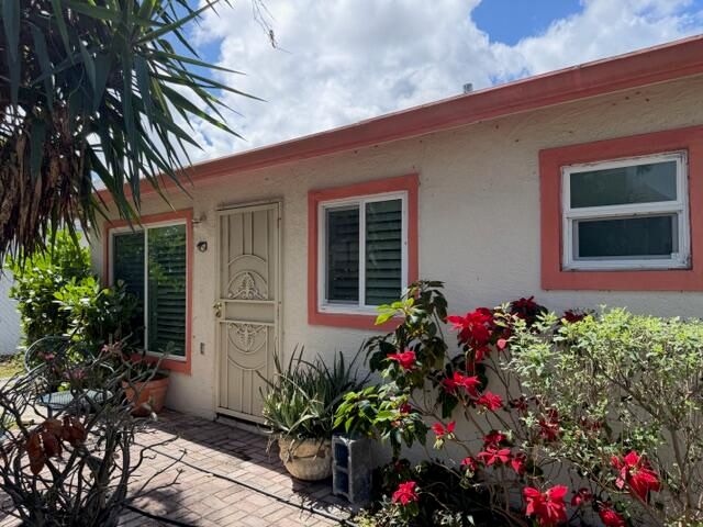 1585 W 36TH Street, West Palm Beach, FL 33404
