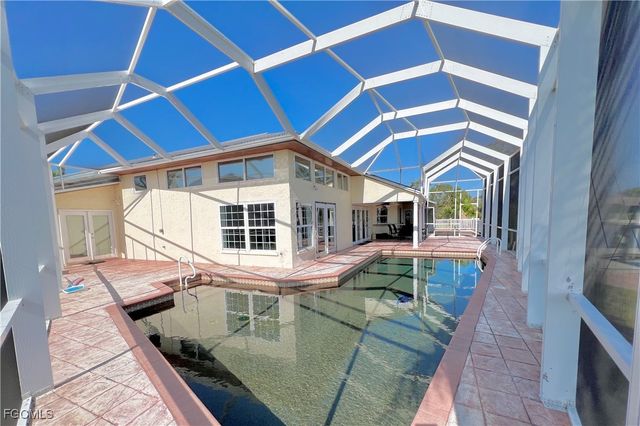 1403 SW 52nd TER, Cape Coral, FL 33914