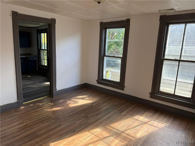 31 Earl Place, Buffalo, NY 14211