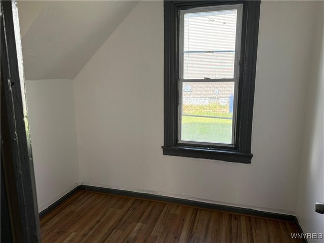 31 Earl Place, Buffalo, NY 14211