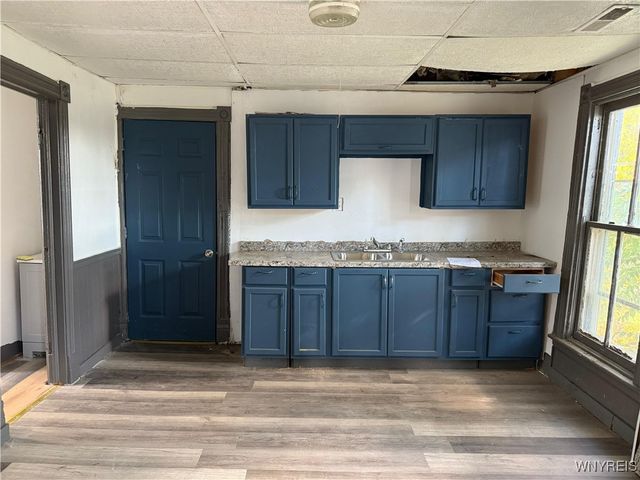 31 Earl Place, Buffalo, NY 14211