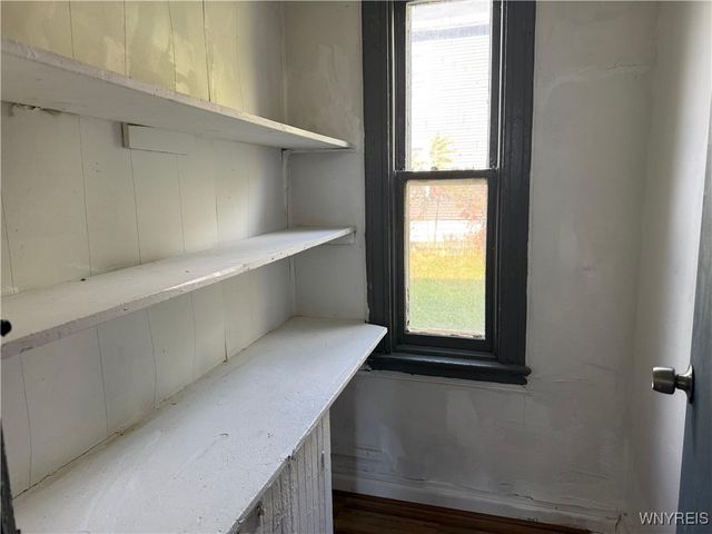 31 Earl Place, Buffalo, NY 14211