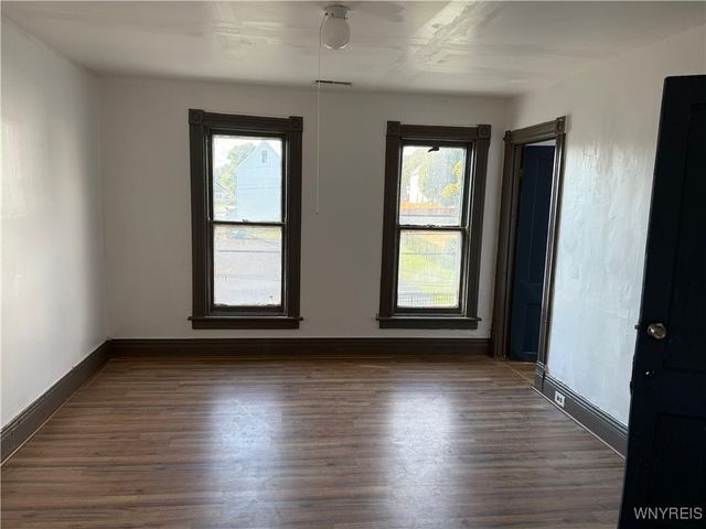 31 Earl Place, Buffalo, NY 14211