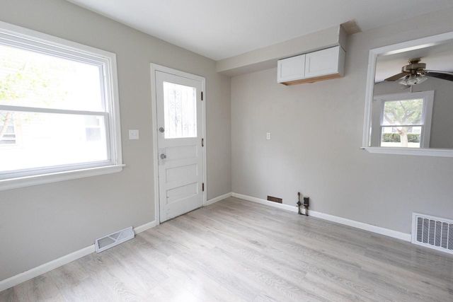 5620 W Thurston AVENUE, Milwaukee, WI 53218