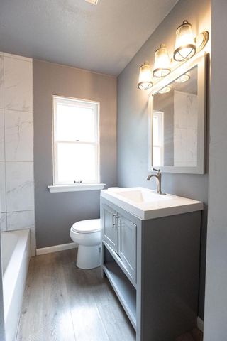 5620 W Thurston AVENUE, Milwaukee, WI 53218