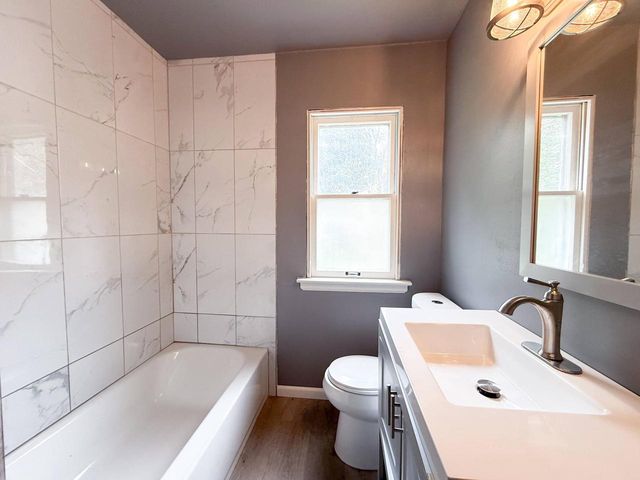 5620 W Thurston AVENUE, Milwaukee, WI 53218