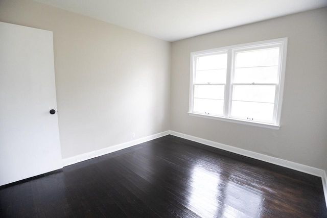 5620 W Thurston AVENUE, Milwaukee, WI 53218