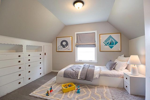 5620 W Thurston AVENUE, Milwaukee, WI 53218