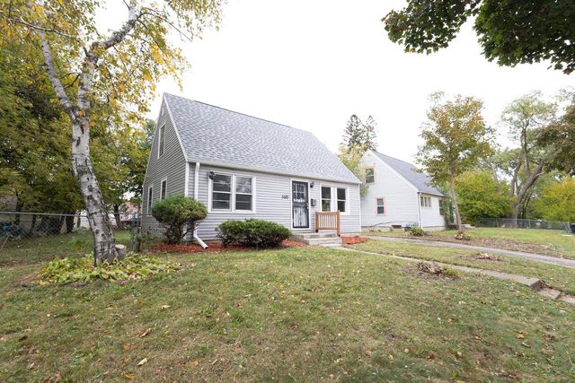 5620 W Thurston AVENUE, Milwaukee, WI 53218