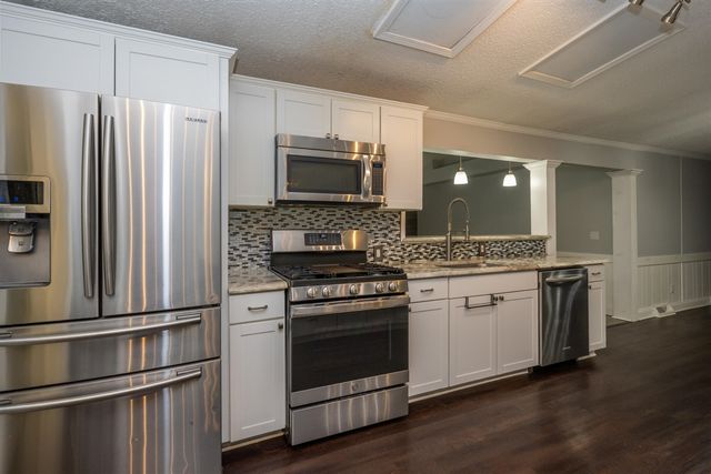 64852 32nd Street, Lawton, MI 49065