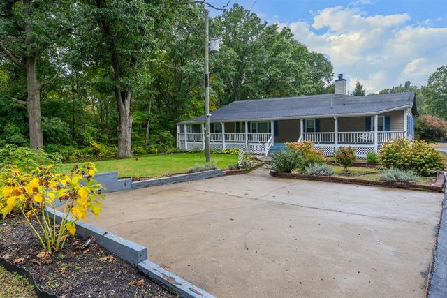 64852 32nd Street, Lawton, MI 49065