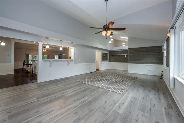 64852 32nd Street, Lawton, MI 49065