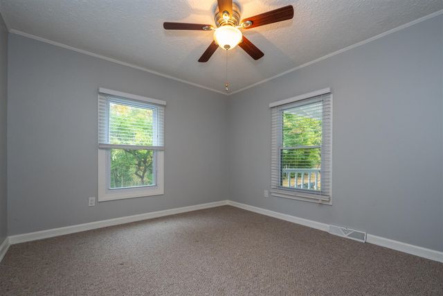 64852 32nd Street, Lawton, MI 49065