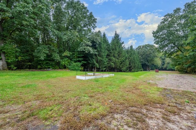 64852 32nd Street, Lawton, MI 49065