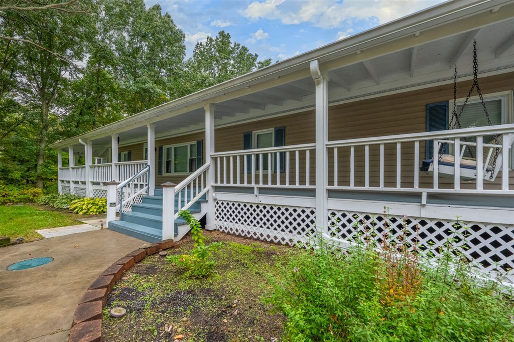 64852 32nd Street, Lawton, MI 49065