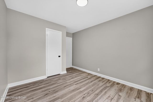 9801 Fireside Dr, Louisville, KY 40272