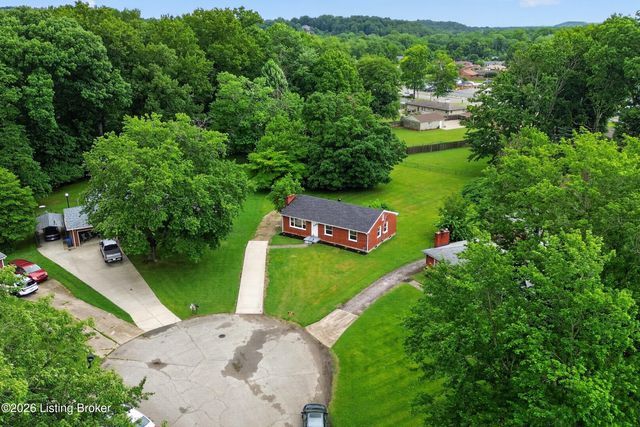 9801 Fireside Dr, Louisville, KY 40272