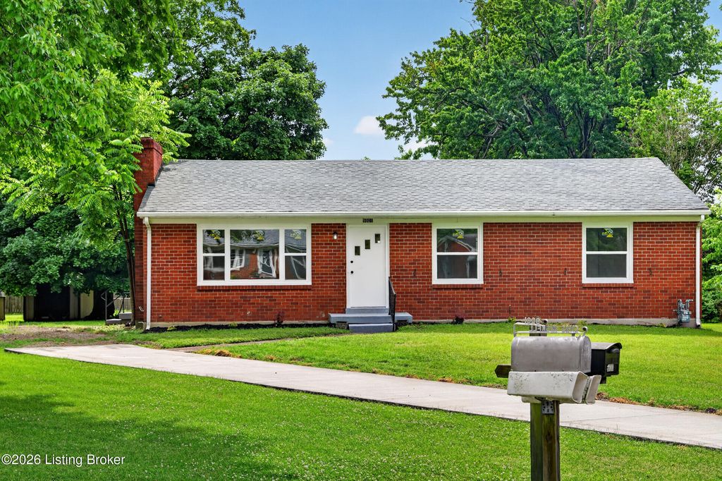 9801 Fireside Dr, Louisville, KY 40272