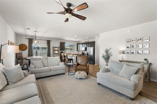 1061 Stanridge Lane, Van Alstyne, TX 75495