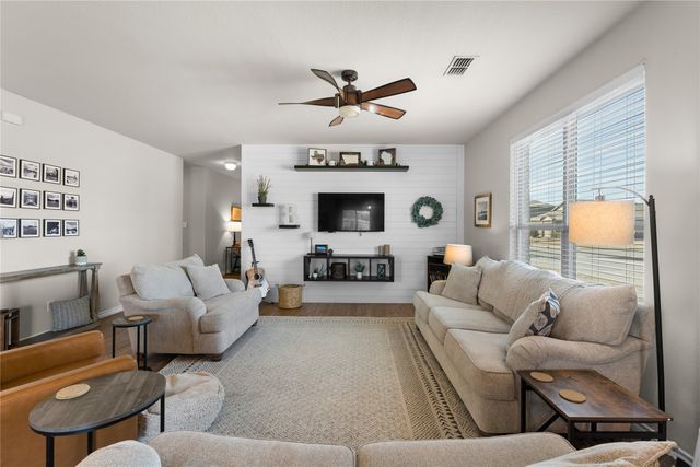 1061 Stanridge Lane, Van Alstyne, TX 75495