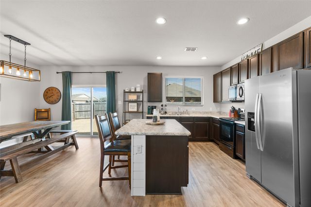 1061 Stanridge Lane, Van Alstyne, TX 75495