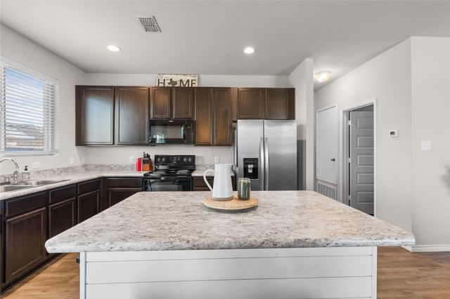 1061 Stanridge Lane, Van Alstyne, TX 75495