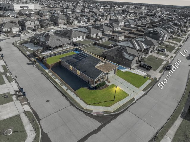 1061 Stanridge Lane, Van Alstyne, TX 75495