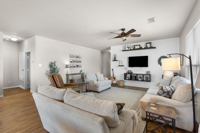 1061 Stanridge Lane, Van Alstyne, TX 75495