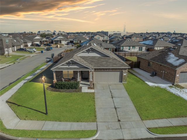 1061 Stanridge Lane, Van Alstyne, TX 75495