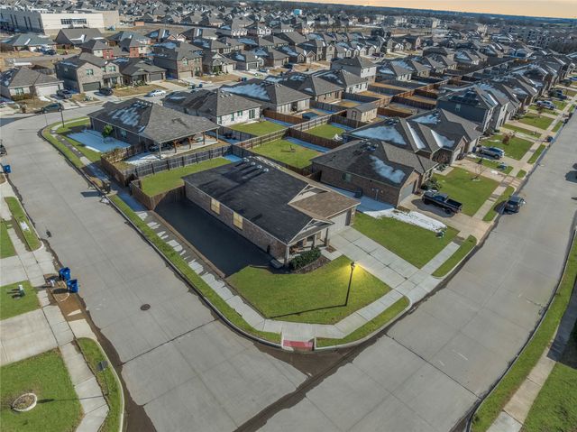 1061 Stanridge Lane, Van Alstyne, TX 75495