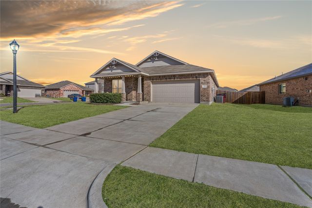 1061 Stanridge Lane, Van Alstyne, TX 75495