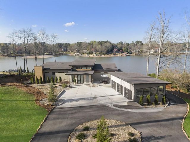 2746 Emerald Drive, Jonesboro, GA 30236