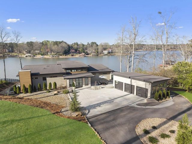 2746 Emerald Drive, Jonesboro, GA 30236