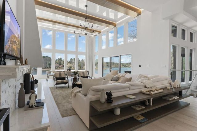 2746 Emerald Drive, Jonesboro, GA 30236