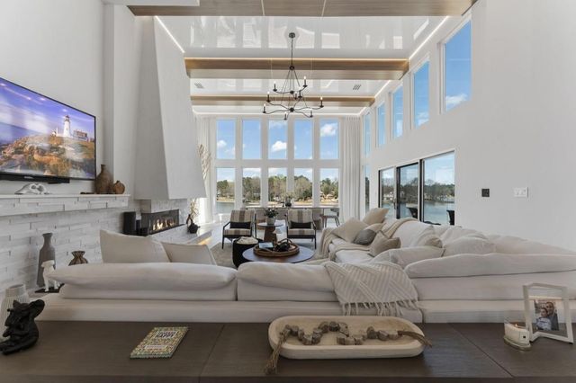 2746 Emerald Drive, Jonesboro, GA 30236