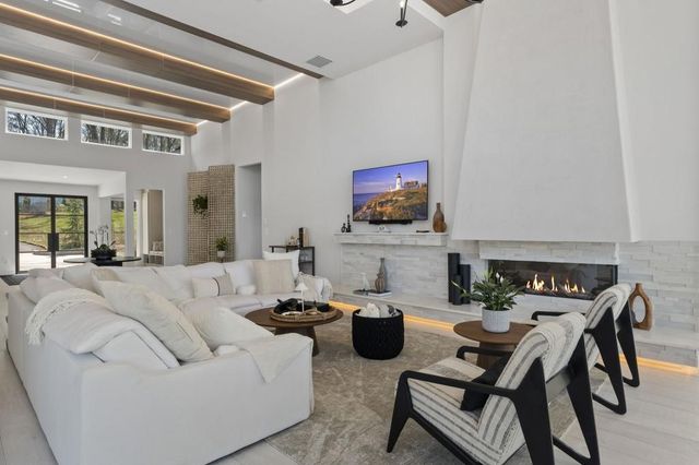 2746 Emerald Drive, Jonesboro, GA 30236