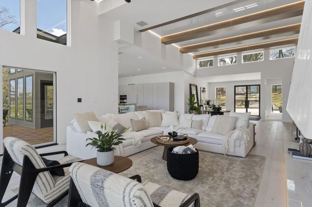 2746 Emerald Drive, Jonesboro, GA 30236