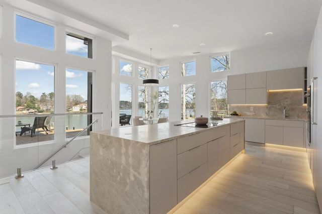 2746 Emerald Drive, Jonesboro, GA 30236