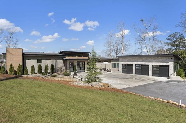 2746 Emerald Drive, Jonesboro, GA 30236