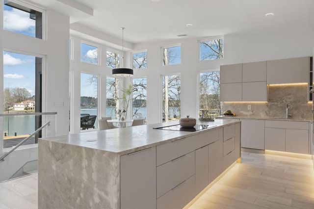 2746 Emerald Drive, Jonesboro, GA 30236