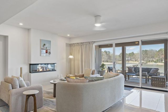 2746 Emerald Drive, Jonesboro, GA 30236