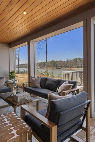 2746 Emerald Drive, Jonesboro, GA 30236