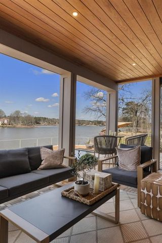 2746 Emerald Drive, Jonesboro, GA 30236